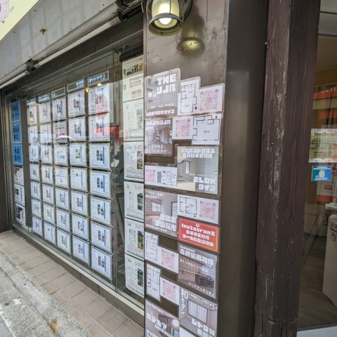 InstagramQRコードを掲載中☆駅前店店頭